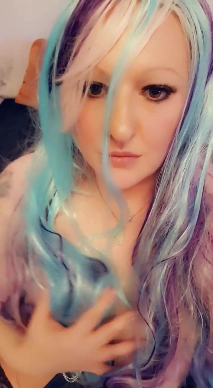 Livie Blainn: Quand tu n’as besoin de t’habiller et dire baise-le