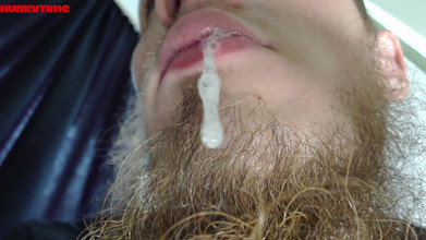 Hunky time: Pubes berbulu Alpha Male, dan drool. Ibadat