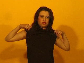 Flash Model Amateurs: Maravillosa chica morena en un show de strip sensual