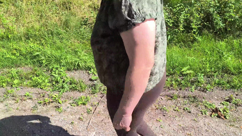 Bouncy Tits Action: Sapnking Her Naked Ass and Tits in the Woods