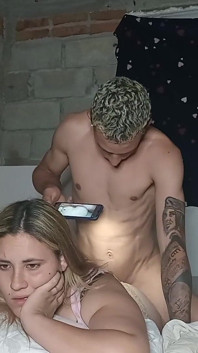 Moje nejlepší kamarádka mě požádá, abych s ní udělal vaginální sex, nakonec ho dám do zadku a omylem jsem ji zranil
