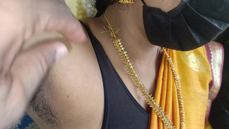 Pushpa studio: Dos mujeres casadas compartieron cama con vecinos batchelor