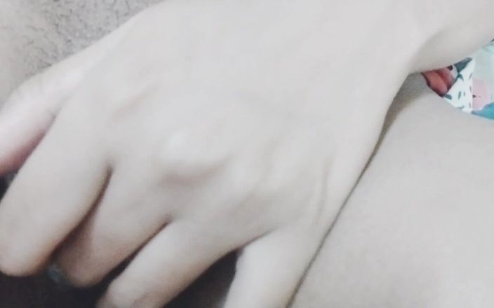 Hot jiya: ¿Quién me dejará, dime comentando?