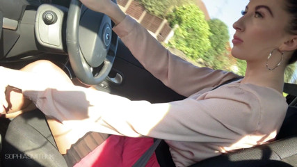 SophiaSmithUK: No seatbelt