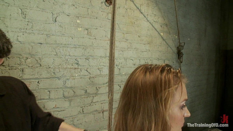 The Training of O by Kink: ペイトン・ベルの試験