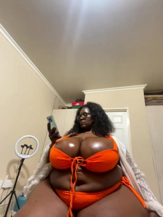Legendary Booty Overdose: Ebony BBW Striptease &amp; Ass Worship