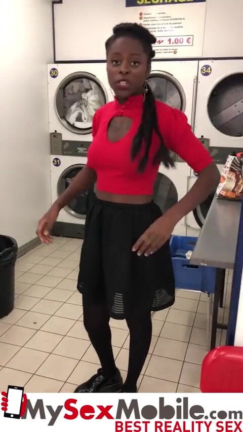 MySexMobile: Ebony girl picked up in launderette for intense sex