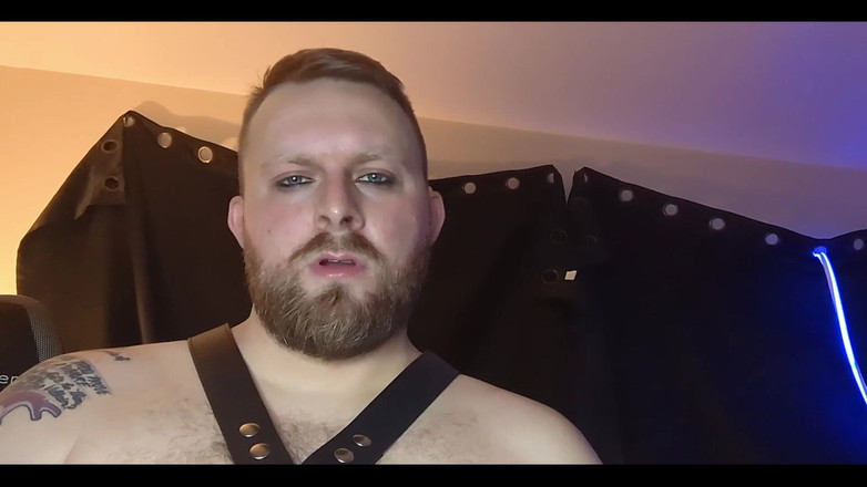 WolfgangWhite: Adoras los pies descalzos de tu padrastro de cuero