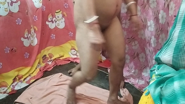 Aakritik346: Hermanastra dando mamada en mi dormitorio