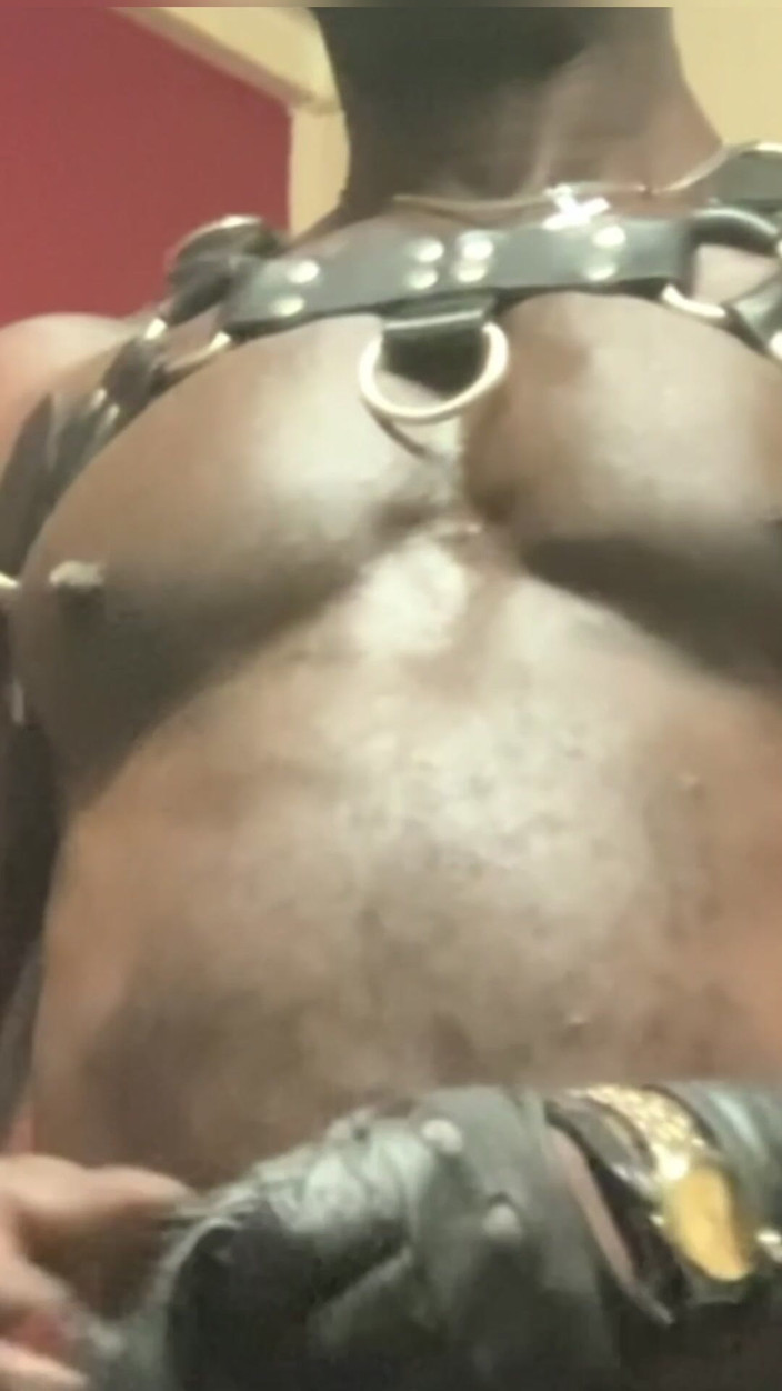 Black mature kinky muscle: Preto muscle bbc bunda grande couro látex flex &amp;wank