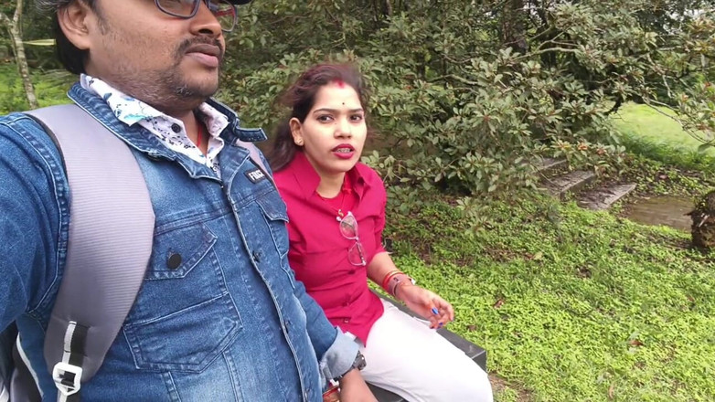 Sona bhabhi: Adegan ciuman hot gadis india sama pacarnya di hutan