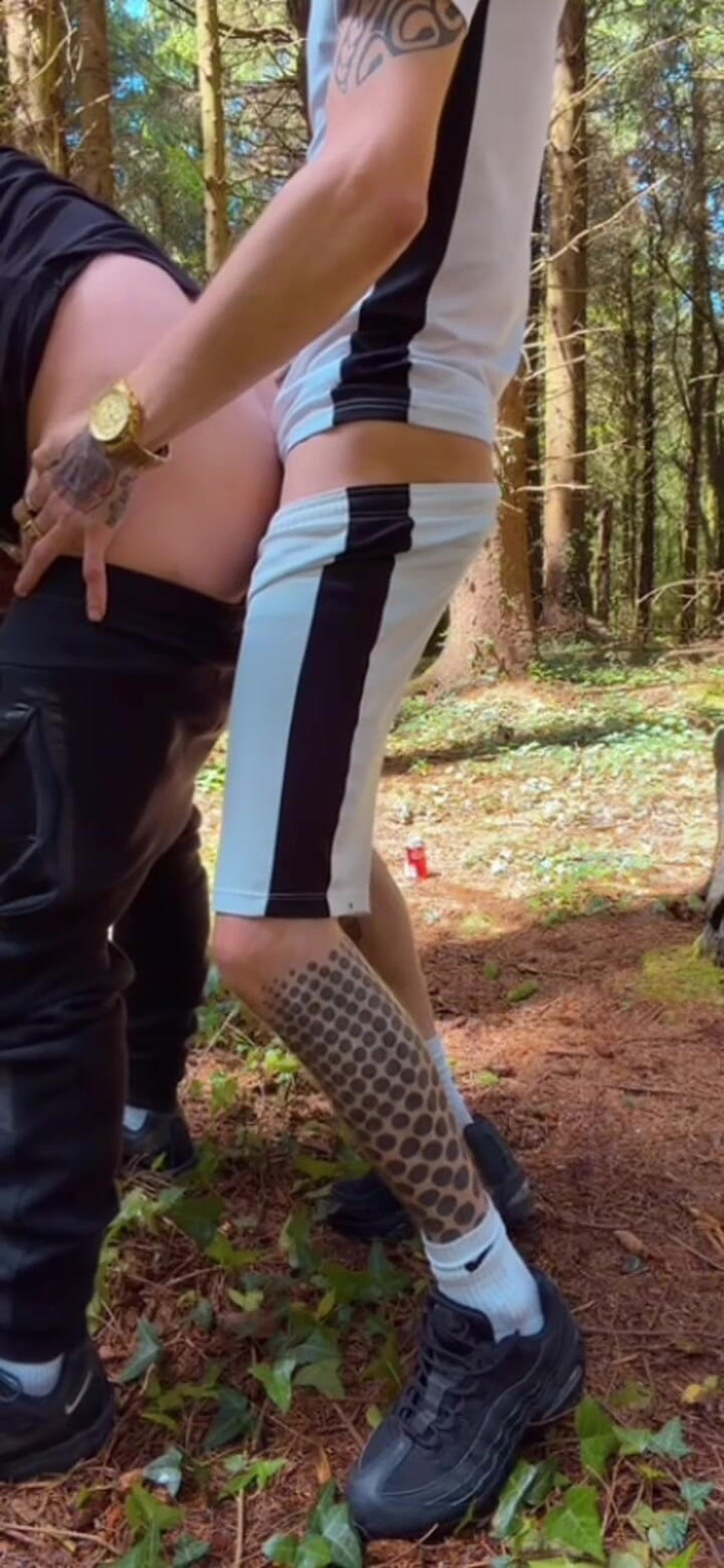 Chardoffchavlad: Scally Chavlad îl fute pe băiatul supus în aer liber
