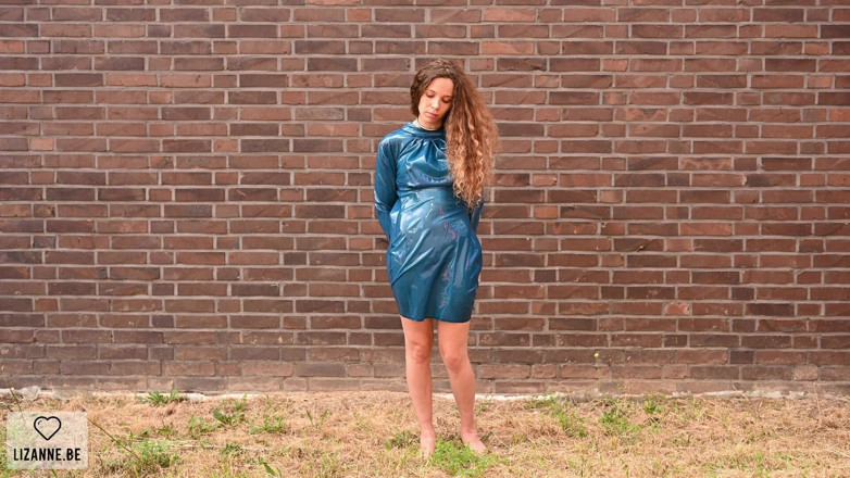 Lizanne: Dari Catsuit hingga Gaun Biru