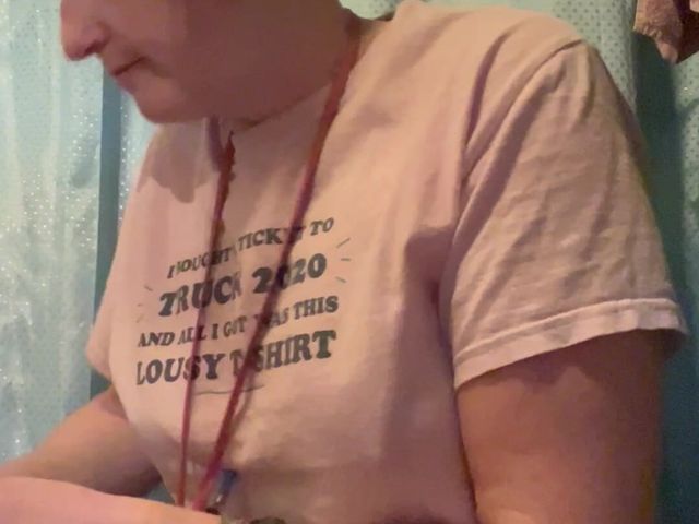 Plain Old Pissing From My Hairy Mature Pussy (Pissing Paradise)