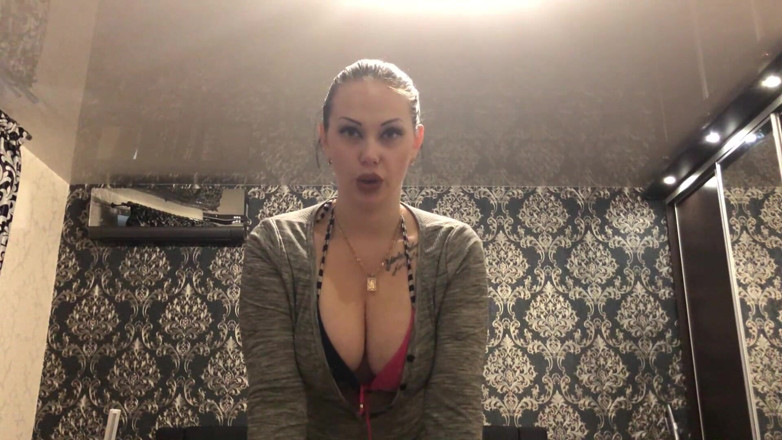 Goddess Misha Goldy: Un forte allenamento e adorazione dei muscoli! Motivazione e dominazione...