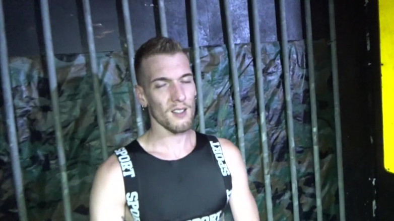 Gaybareback: Буккаке и оргия для сексуального твинка Germain
