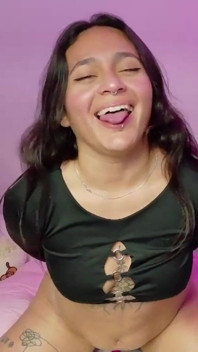 Latina petite soumise veut être baisée