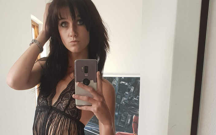 Miss Pixxiepuddin: Obsah okvětní lístky 2023 1