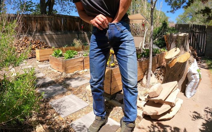 Golden Adventures: Pissen in meine jeans beim gärtnern