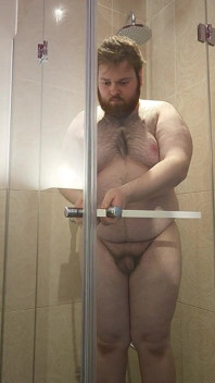 Chub Showering - Prague
