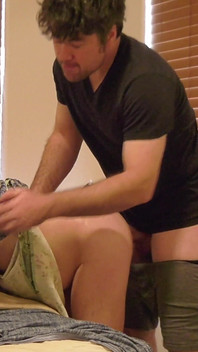 Покорная мачеха делает анал своему пасыну по требованию