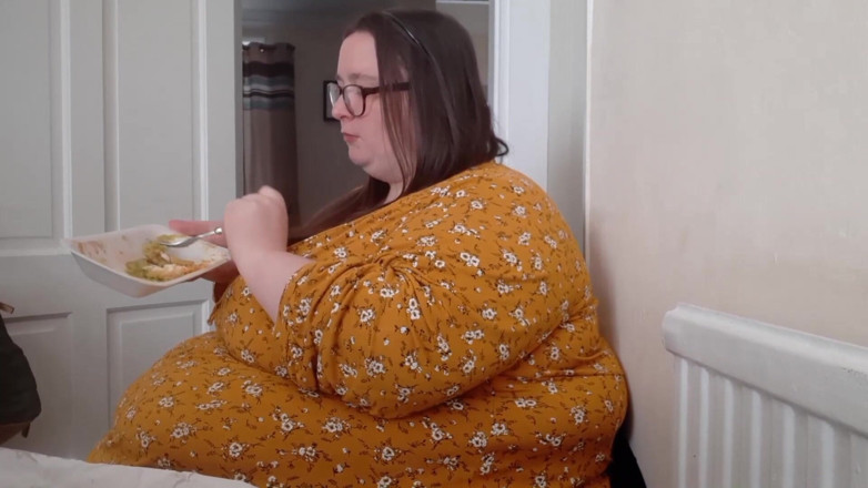 SSBBWLadyBrads: Gordinha SSBBW enchendo barriga de peixe e batatas fritas