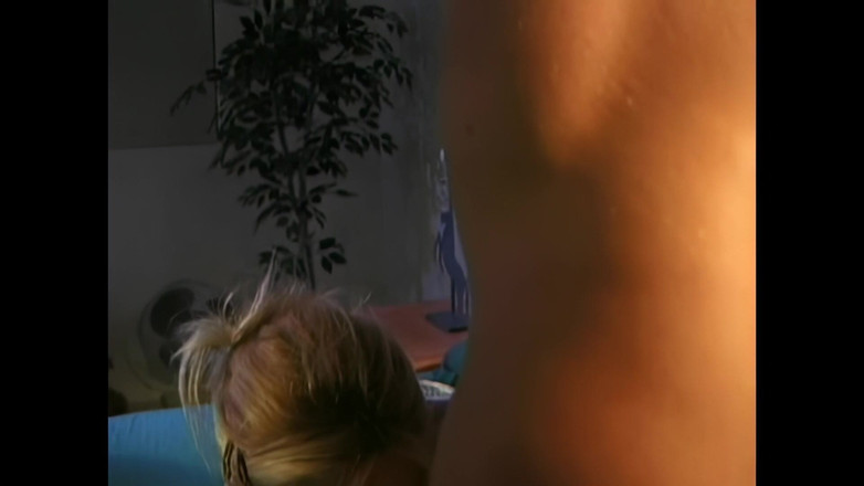 RATATATA!: Allysin Chaynes: Blondýnka, Mladá, Hubená, V Prdeli Tvrdě Obrovským Penisem