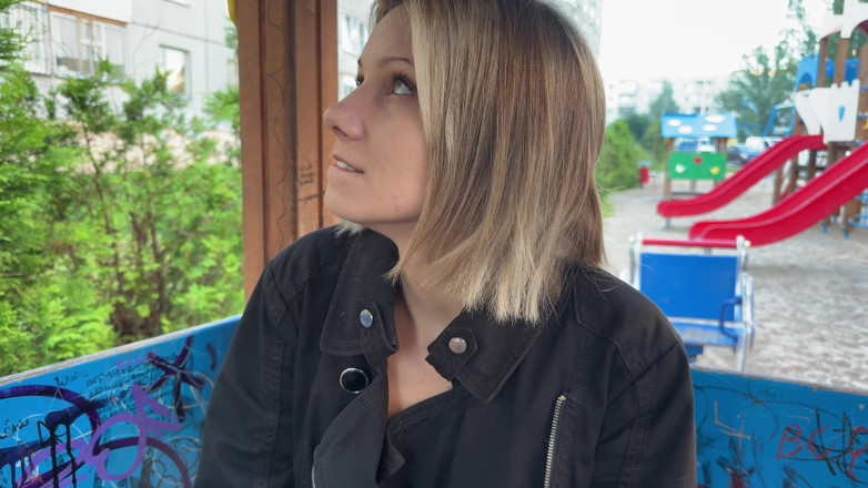 Vasya Sylvia: Masturbare și pișare într-un loc comun