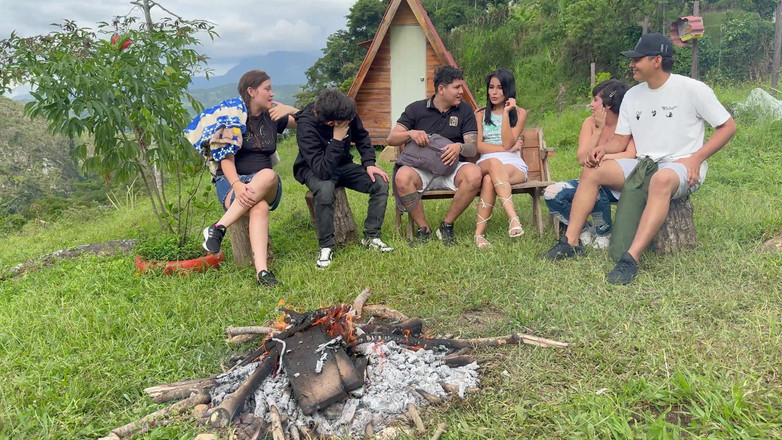 ManuelaAlvarez: Utomhussex, unga latinos betalar bot till en indisk dvärg med...