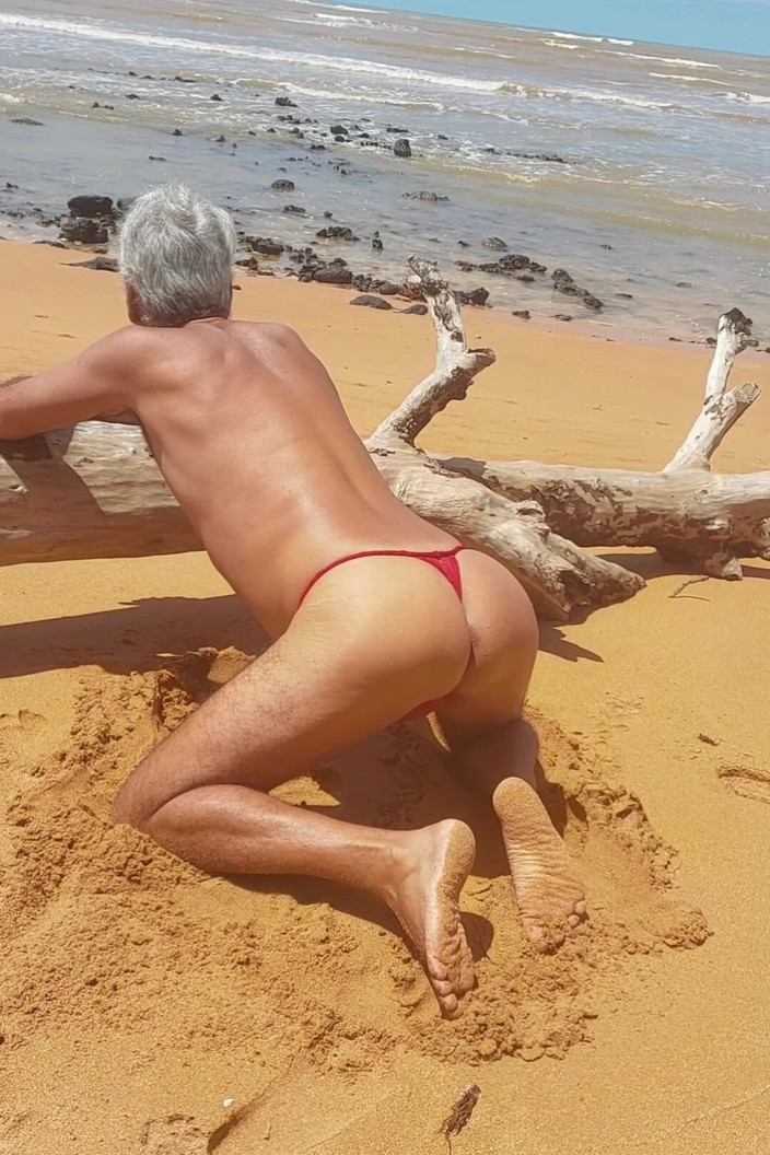 Ladysilvas: Sahilde külotlu Ladysilva ne kadar ateşli bir göt bir erkeğin...