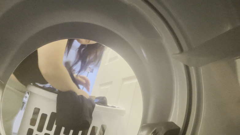 Lenna Lux: Сусідка по кімнаті застрягла в сушарці