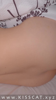 Matrigna condivide il letto con una sega! Sorpresa- il figliastro scopa la matrigna con creampie