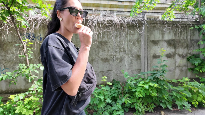DPeggingD: Ais krim dan strap-on