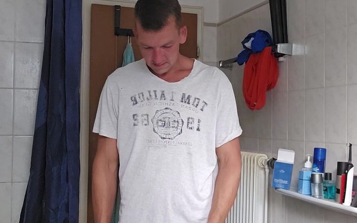 Chris_snoopy_91: Sprchování po náročném dni práce