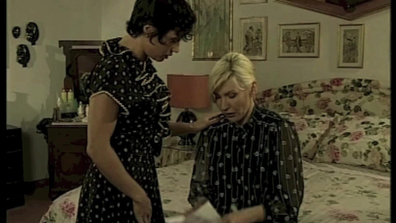 Inthe MILF room: A Threesome in the Bedroom While a Couple Spies and...