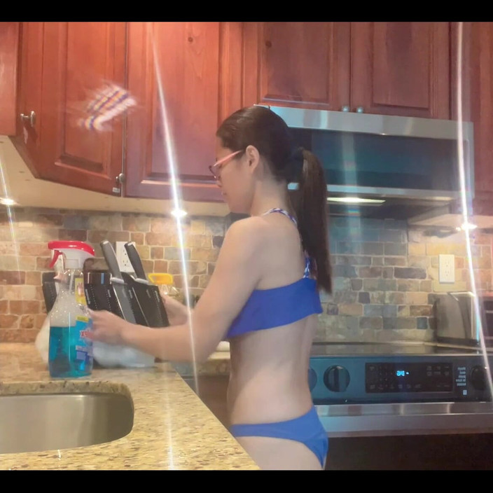 sweethanajapanese: Sexy v kuchyni