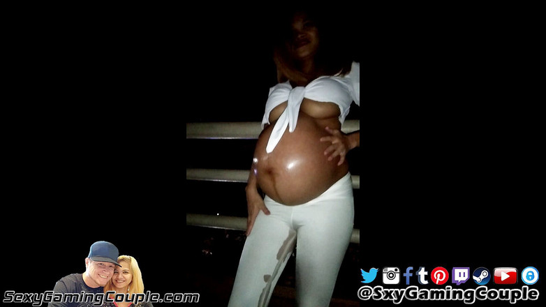 SexyGamingCouple: Beyaz pantolonlu hamile çiş