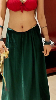 Bhabhi Devar làm tình. Bhabhi hàng xóm ngây thơ của tôi trở thành con điếm trước mặt tôi đầy đủ bằng âm thanh tiếng Hin-di nhập vai.