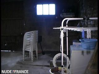 La France a Poil: 집 구석구석에서 따먹히는 여자!
