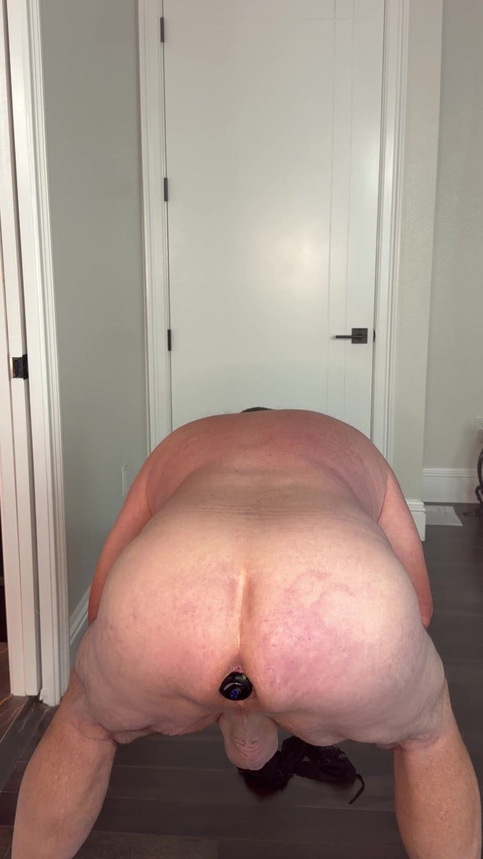 GottaLuvBB: Styvpappa kommer hem i en kostym