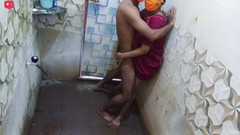 Mami4711: Rekaman video istri india lagi bersenang-senang di kamar mandi