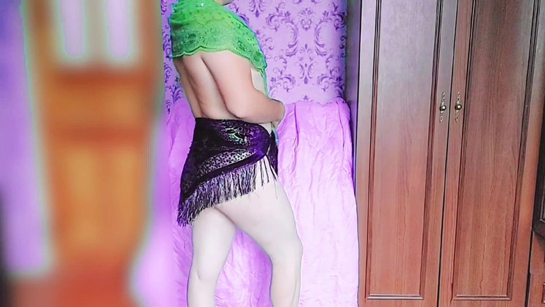 Kitty_Cross: Fierce and fearless: perjalanan crossdresser kitty untuk ekspresi diri sendiri!