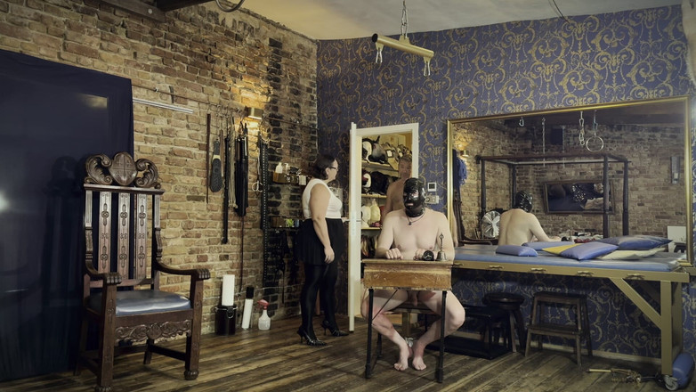 Mistress April: Мистер Спехт