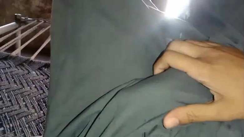 Desiboy gay: Chico paquistaní se masturba en la habitación - sexo completo xhamstr