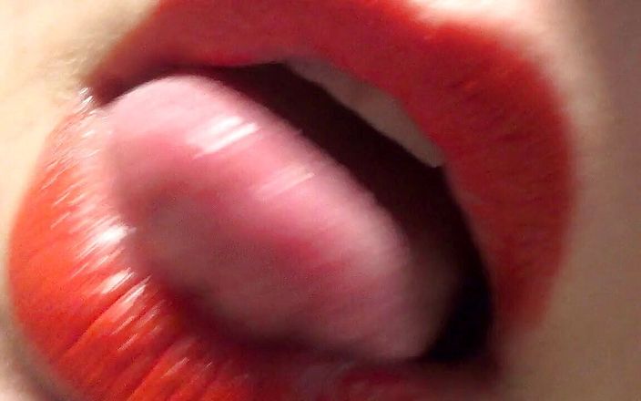 Goddess Misha Goldy: Francesa besándose conmigo! Fetiche con lápiz labial rojo!
