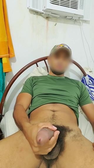 Charlieburrito: Латиноамериканський солдат мастурбує у своїй кімнаті