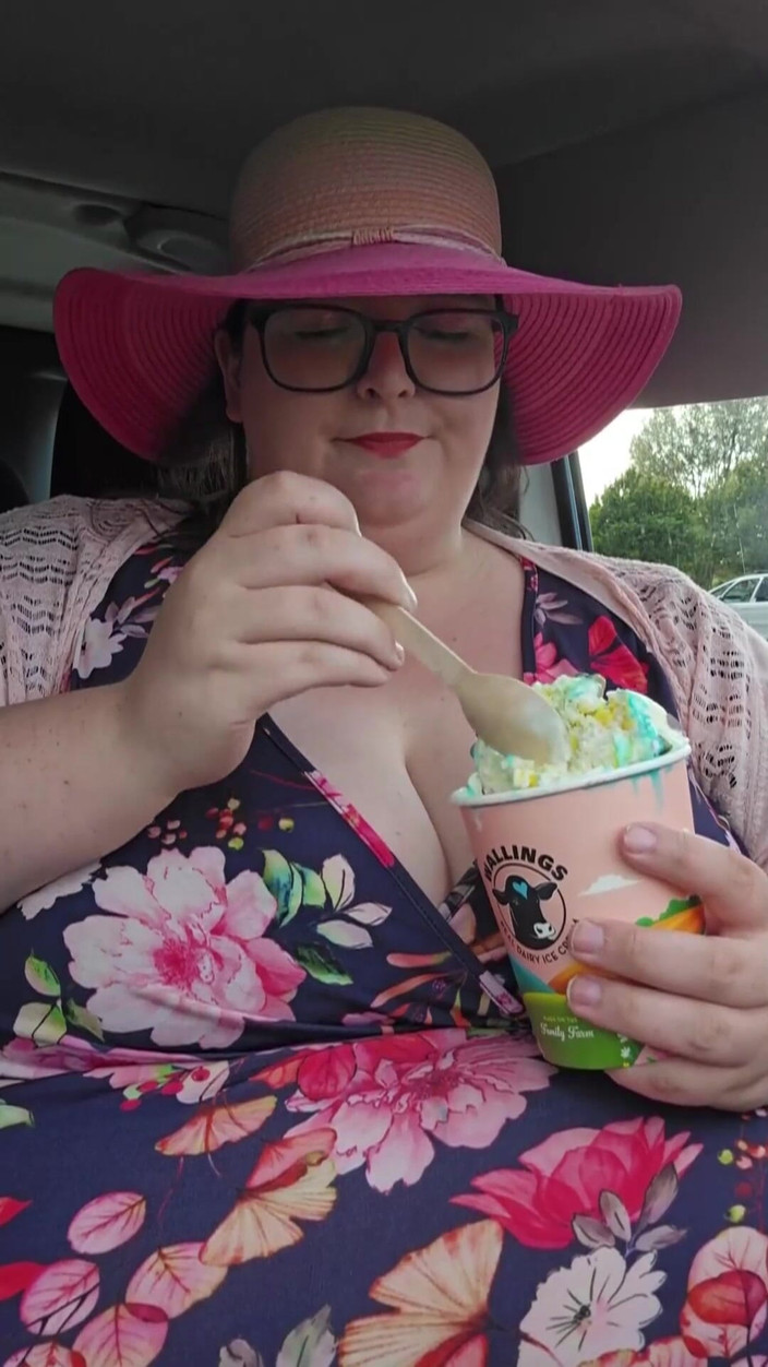 SSBBWLadyBrads: Snězme zmrzlinu