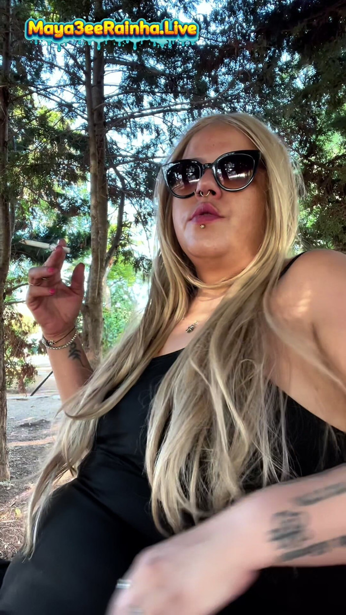 Goddess Maya3ee Rainha: Zeiță matură sexy braziliană mare și frumoasă dimineața în aer liber, expunându-și...