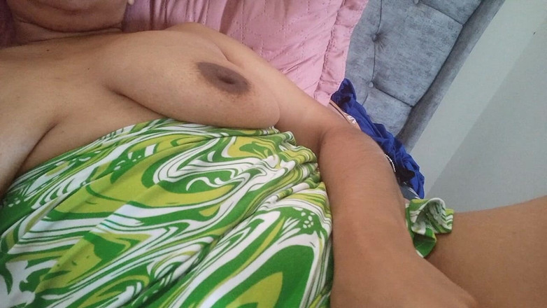 PATY PATY: 我的继妹穿着她性感的裙子勾引，她的阴道和奶子看起来多么美味