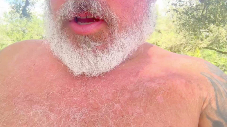 Hand-Free-Daddy-Chub: โชว์ไข่ใหญ่ในป่า โปรดเย็ดฉันในป่า